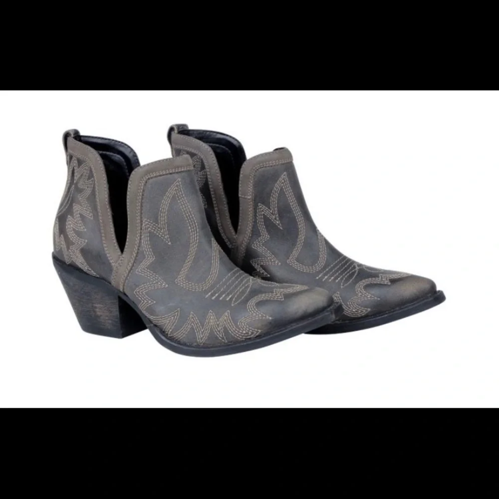 Myra Hunky Booties - Picture 3 of 7